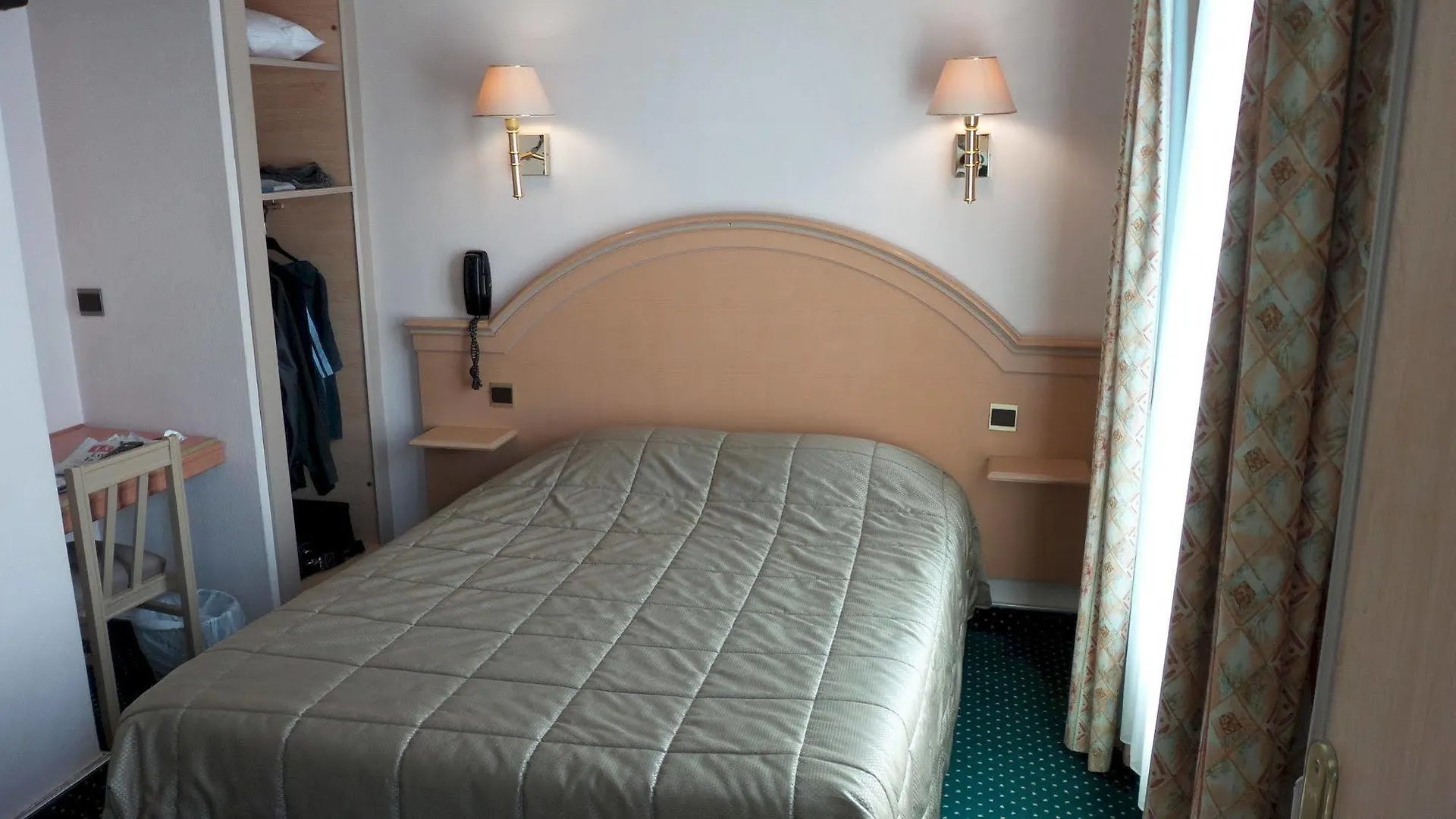 Hotel Des Arenes Paris France