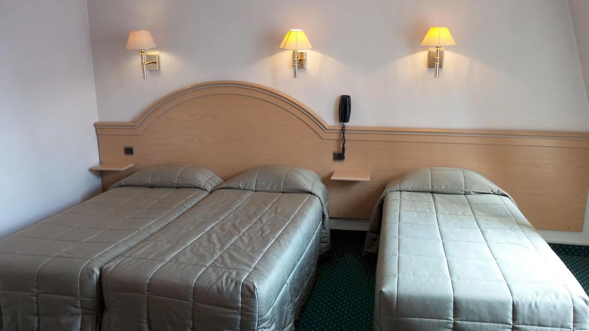 ***  Hotel Des Arenes Paris France