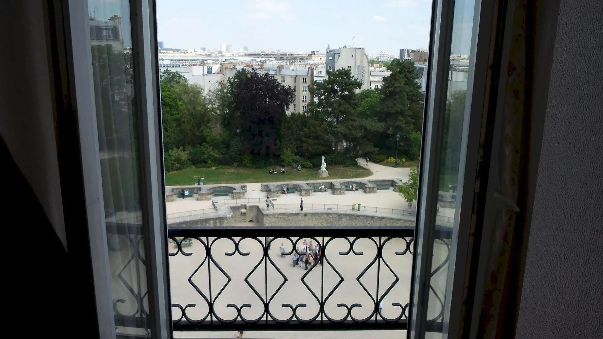 ***  Hotel Des Arenes Paris France