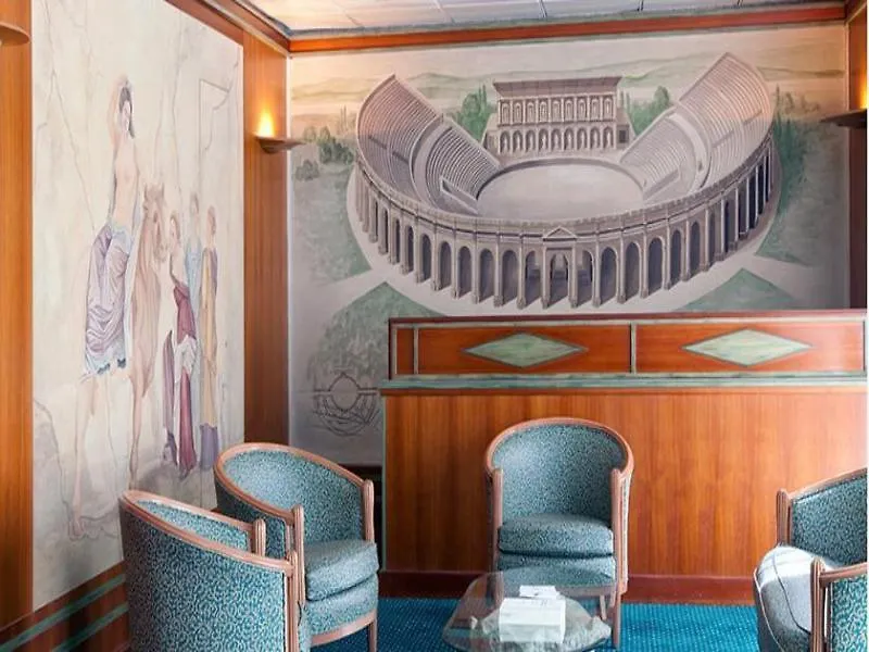 פריז Hotel Des Arenes 3*,  צרפת